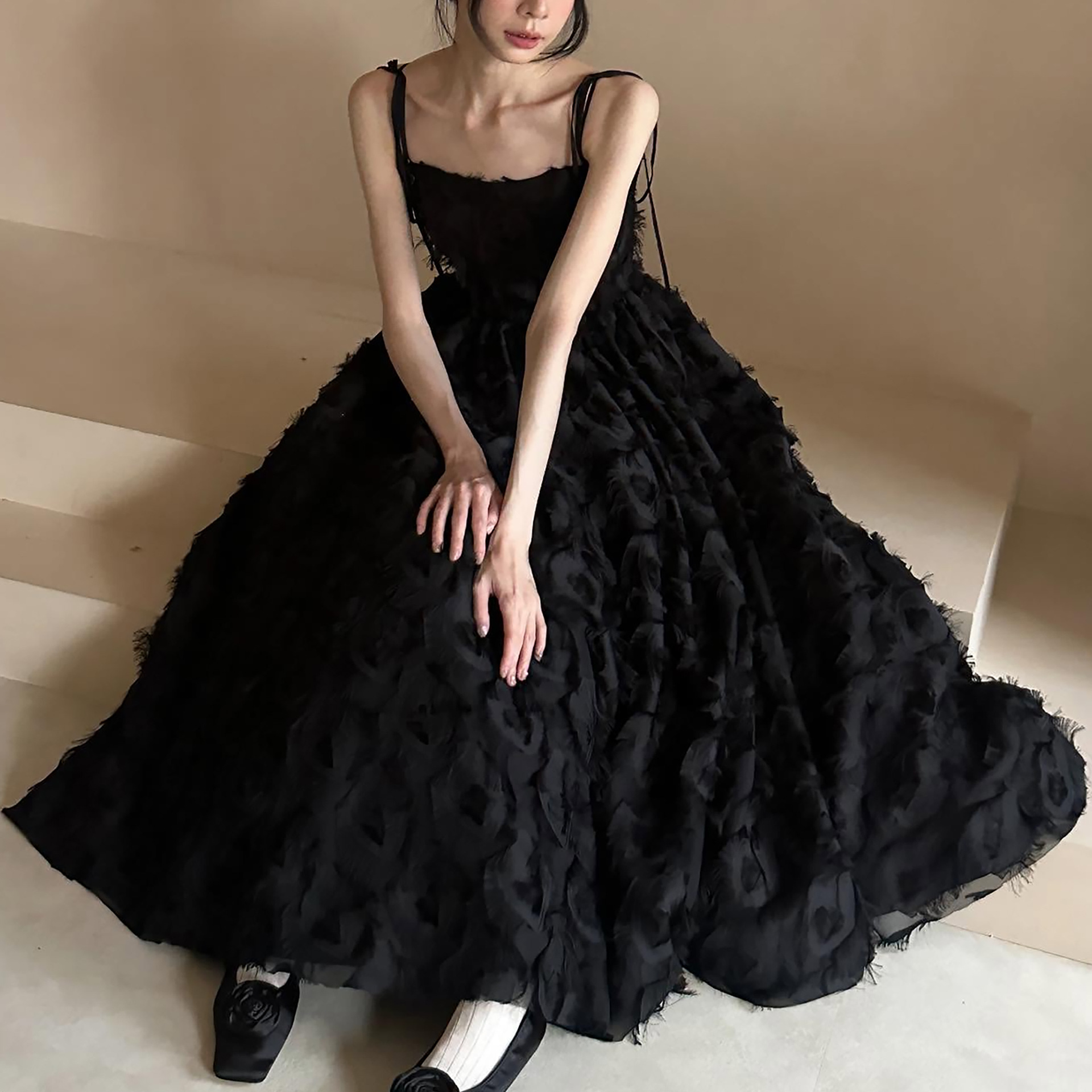 https://fulmo-img-server.com/dresscode-dresscode/d0b786eb-1129-4d05-9300-3e45df44ffb4.jpg