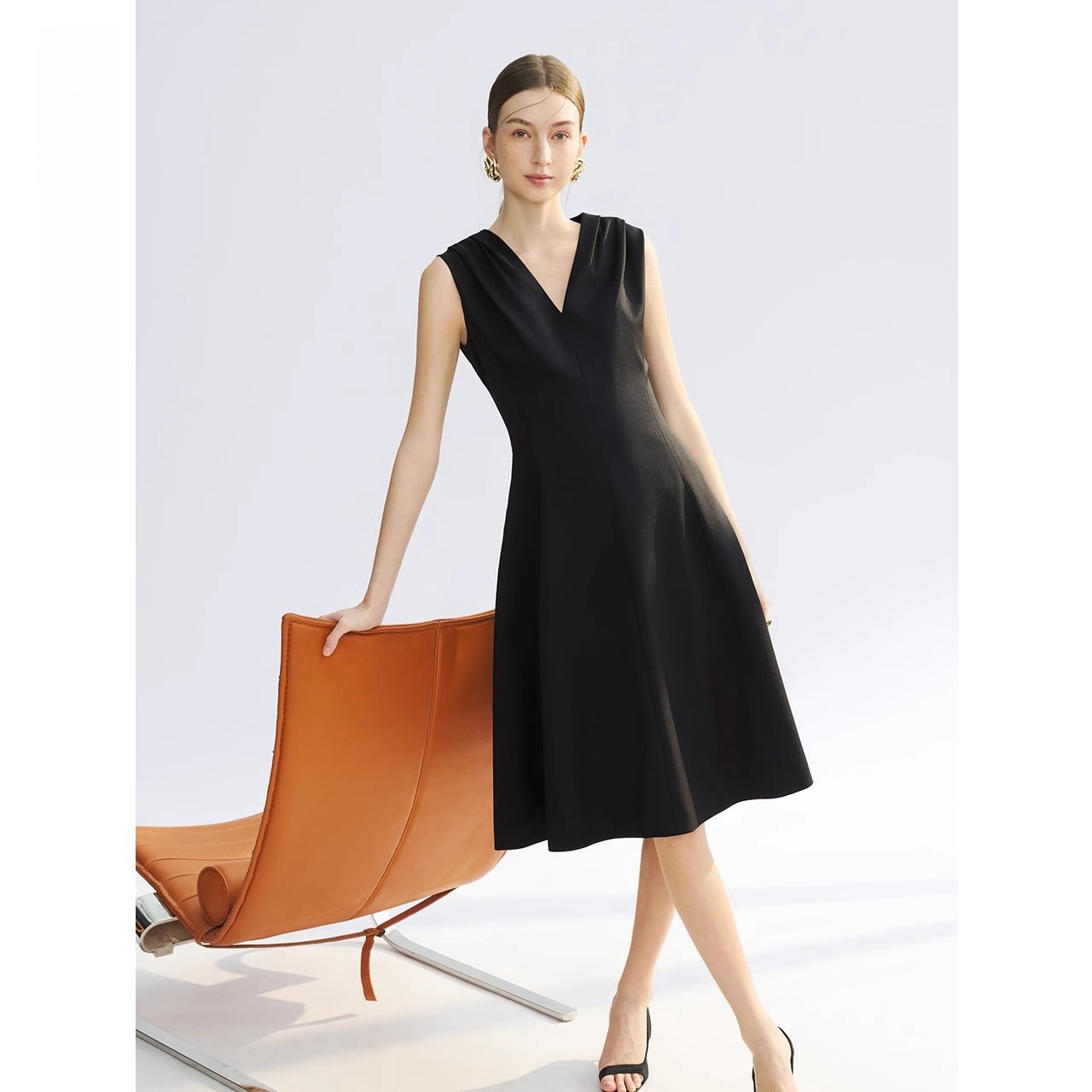 https://fulmo-img-server.com/dresscode-dresscode/d0e212a9-e45c-472c-8e12-99341c4ffded.jpg