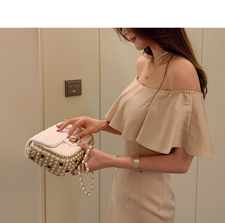 https://fulmo-img-server.com/dresscode-dresscode/d1d0eb47-116b-42ca-85cf-0195f5a9a018.jpg