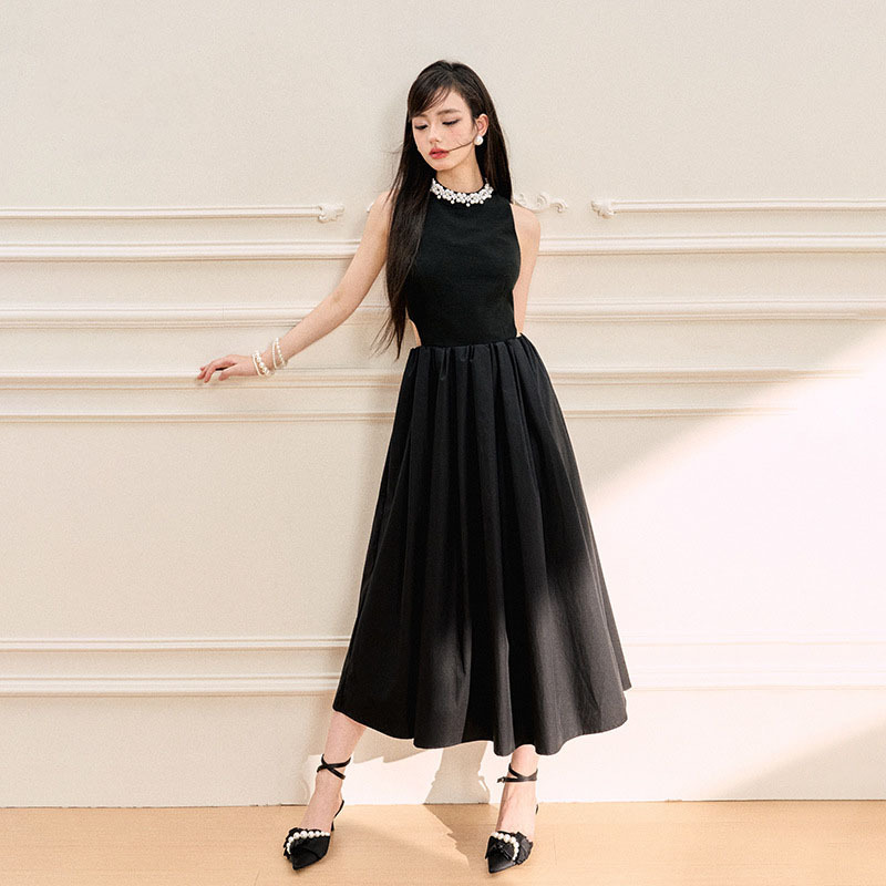 https://fulmo-img-server.com/dresscode-dresscode/d2f67063-2d34-4334-8c44-791ea66a36ab.jpg