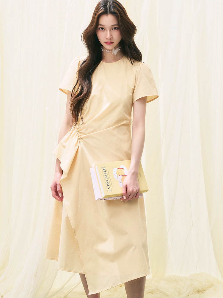 https://fulmo-img-server.com/dresscode-dresscode/d519cb68-60db-4f72-8142-a30549a7752d.jpg