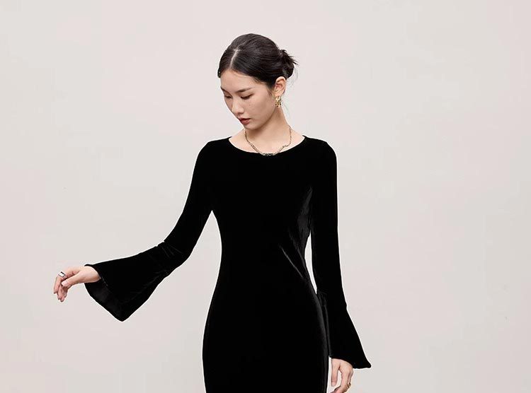 https://fulmo-img-server.com/dresscode-dresscode/d72cb13c-2f8c-4290-9d3e-c9c46c2361fe.jpg