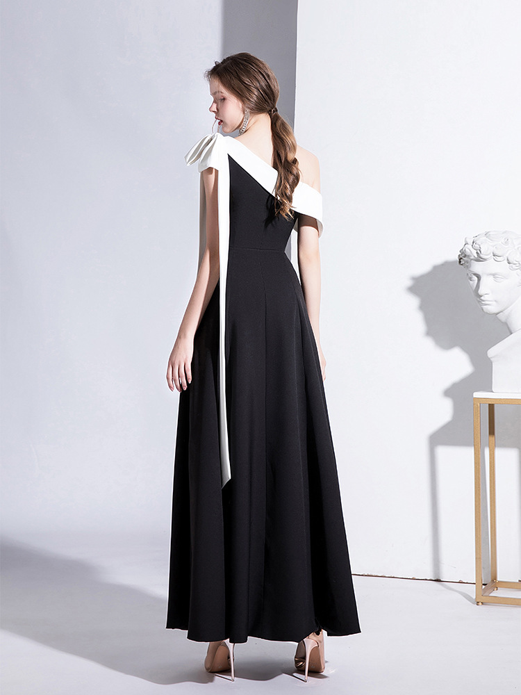 https://fulmo-img-server.com/dresscode-dresscode/d7bdacfa-f6d5-4247-8210-5c463141199b.jpg