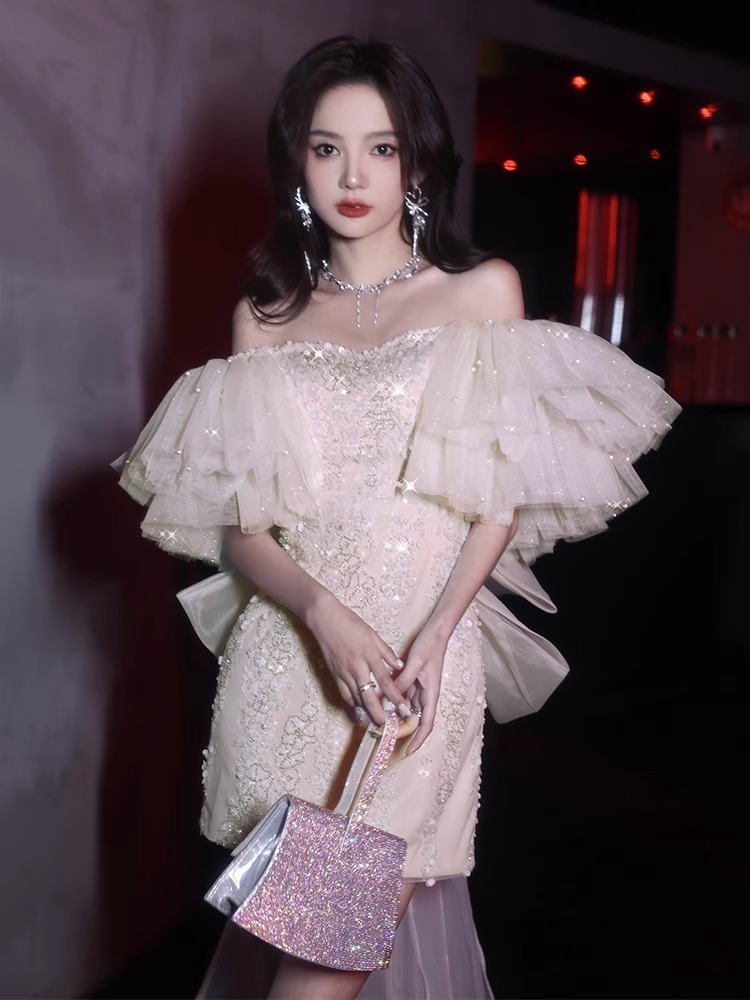 オケージョン ドレス 立体的フリル袖オフショルダービジュー刺繍ドレス