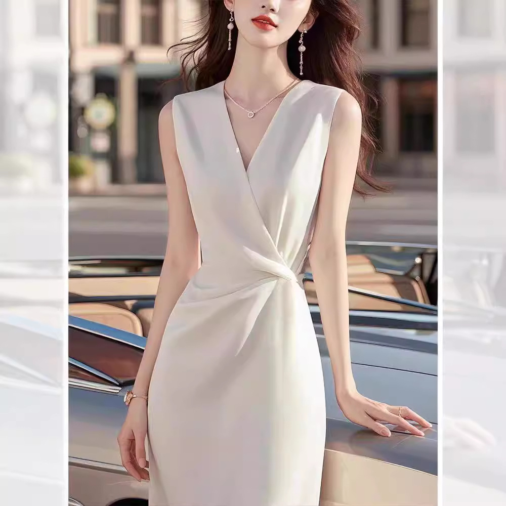 https://fulmo-img-server.com/dresscode-dresscode/da57524f-25c9-4a40-9b1a-3a90a86a17a0.jpg