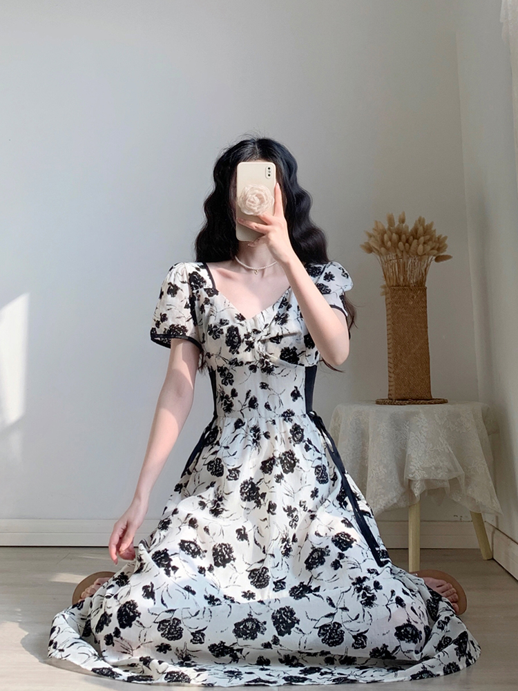 オケージョン　ドレス 花香る優美なパフスリーブワンピース