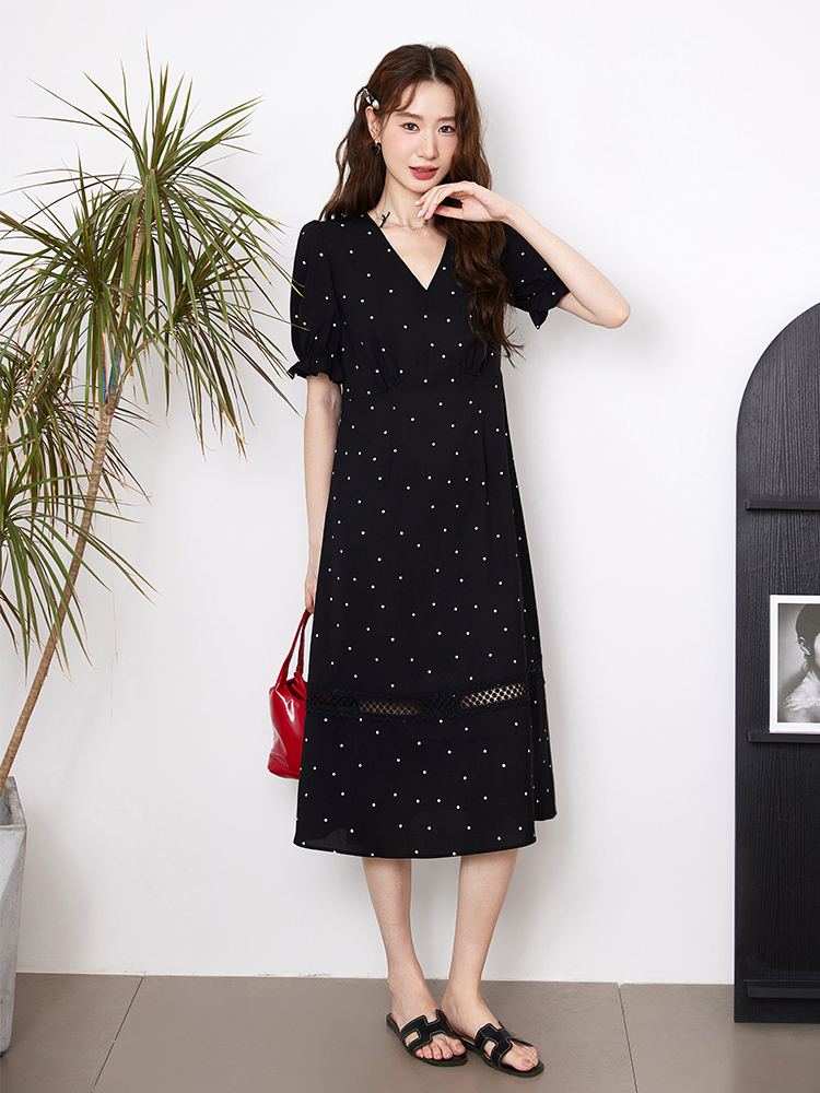https://fulmo-img-server.com/dresscode-dresscode/dc7f88ac-1e9d-4e7f-a02f-be3ca78ee8fa.jpg