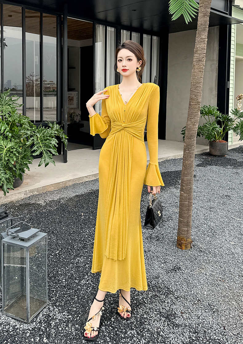 https://fulmo-img-server.com/dresscode-dresscode/ddf7c38c-55ac-4340-8c04-fa39037e32ef.jpg