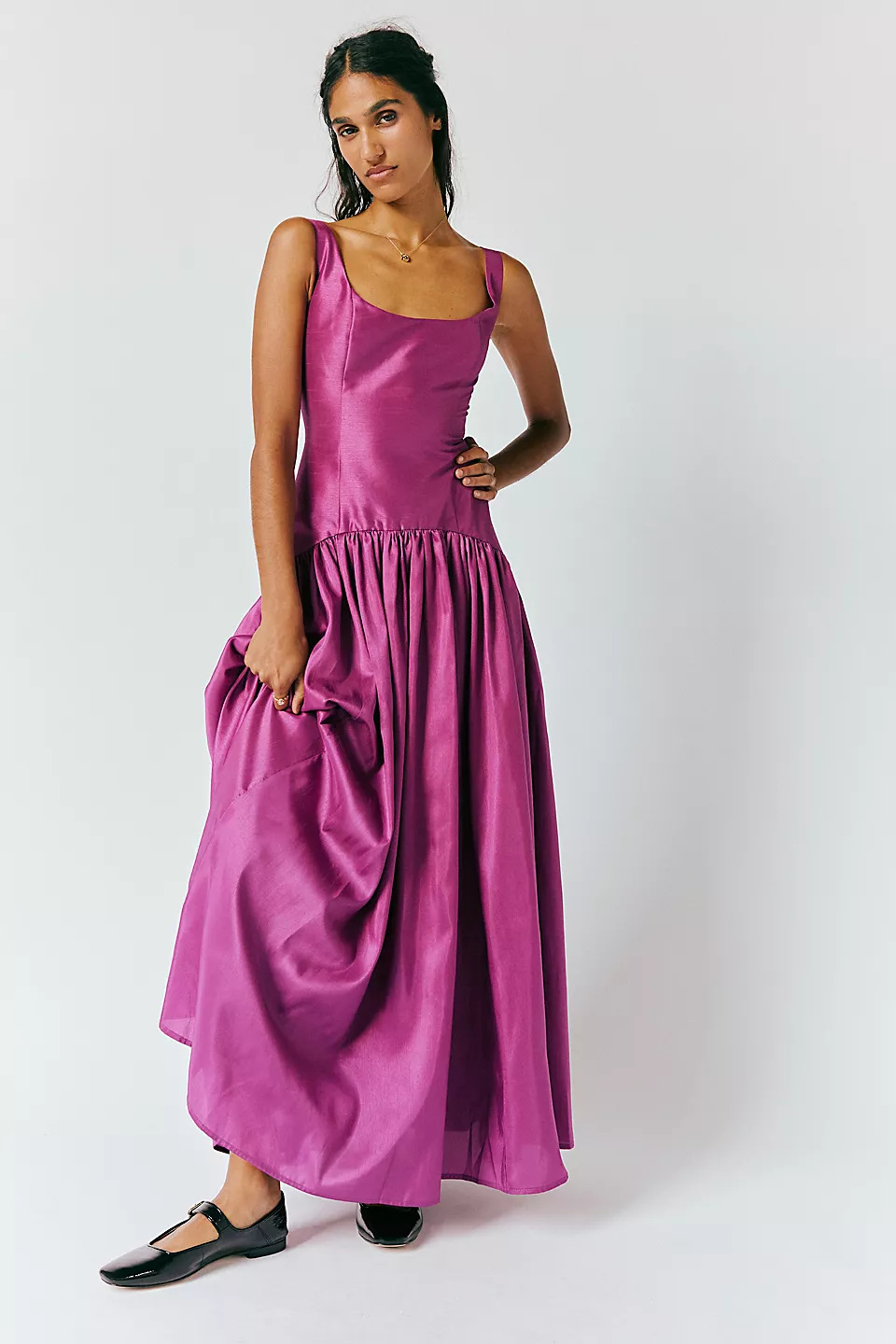 https://fulmo-img-server.com/dresscode-dresscode/e29c9560-6e1e-494f-8e8f-8fc828df4d1f.jpg