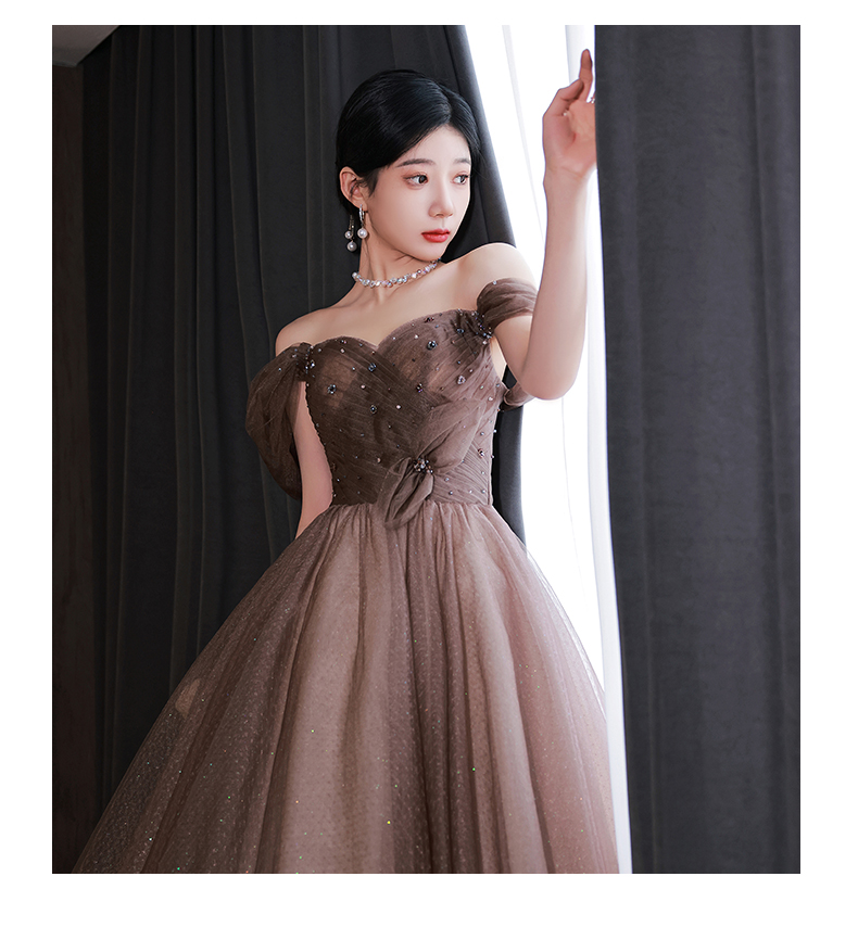 https://fulmo-img-server.com/dresscode-dresscode/e4cfbfe1-579c-42e5-a40d-de0467d7fef4.jpg