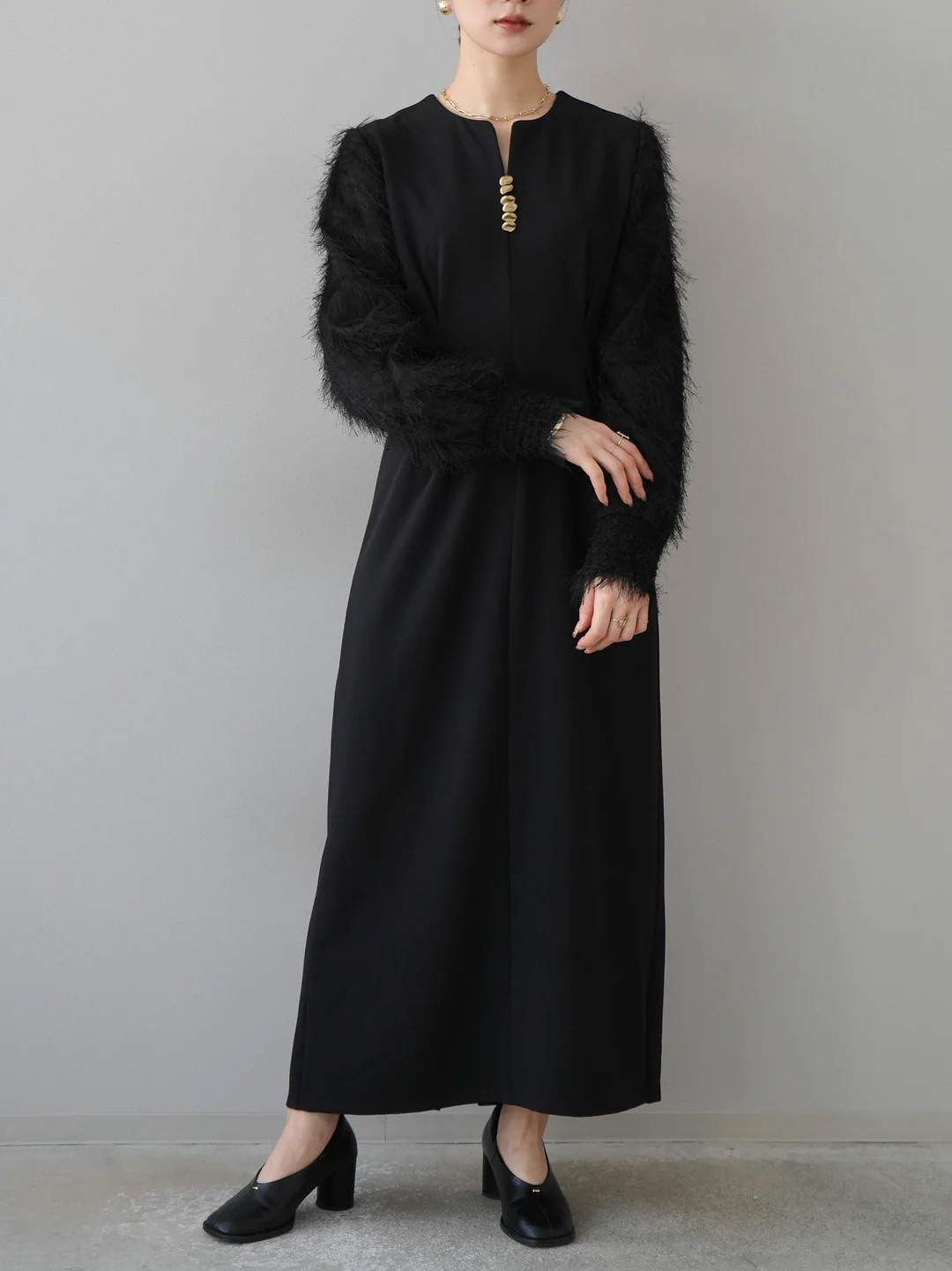 https://fulmo-img-server.com/dresscode-dresscode/e4fc5fcd-2e55-4864-bdd0-003044549ad1.jpg