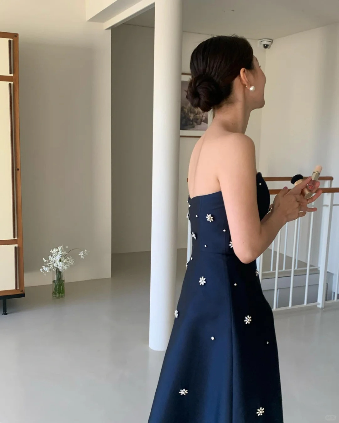 https://fulmo-img-server.com/dresscode-dresscode/e89556bb-5a3e-477d-8d8f-3317937f5713.jpg