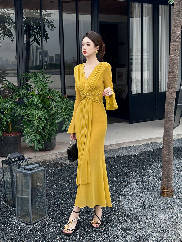 https://fulmo-img-server.com/dresscode-dresscode/eb53b96b-8072-40ed-9410-960a6abc71f7.jpg