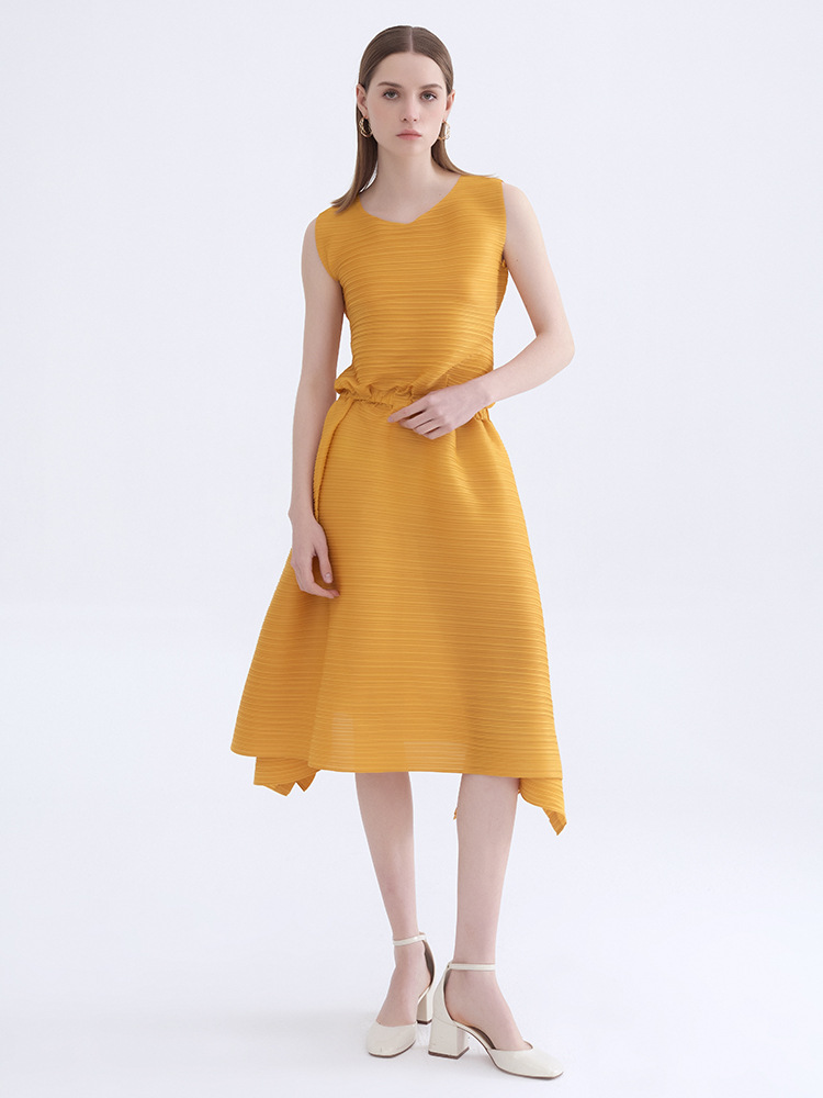 https://fulmo-img-server.com/dresscode-dresscode/ec2c44d2-9a8b-4bee-891c-bbfdc26ecf25.jpg