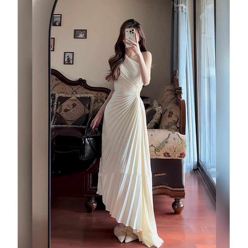 https://fulmo-img-server.com/dresscode-dresscode/ed0ed9f6-1b62-4a4a-bcb3-75424fe65e73.jpg