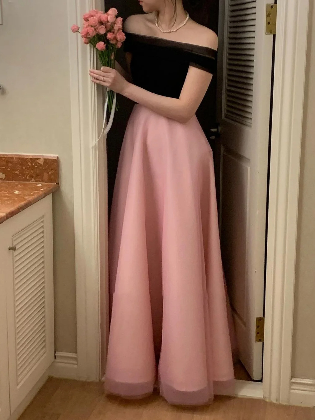https://fulmo-img-server.com/dresscode-dresscode/ee279e72-fe7c-4d10-89f8-aa1c34ef67a9.jpg