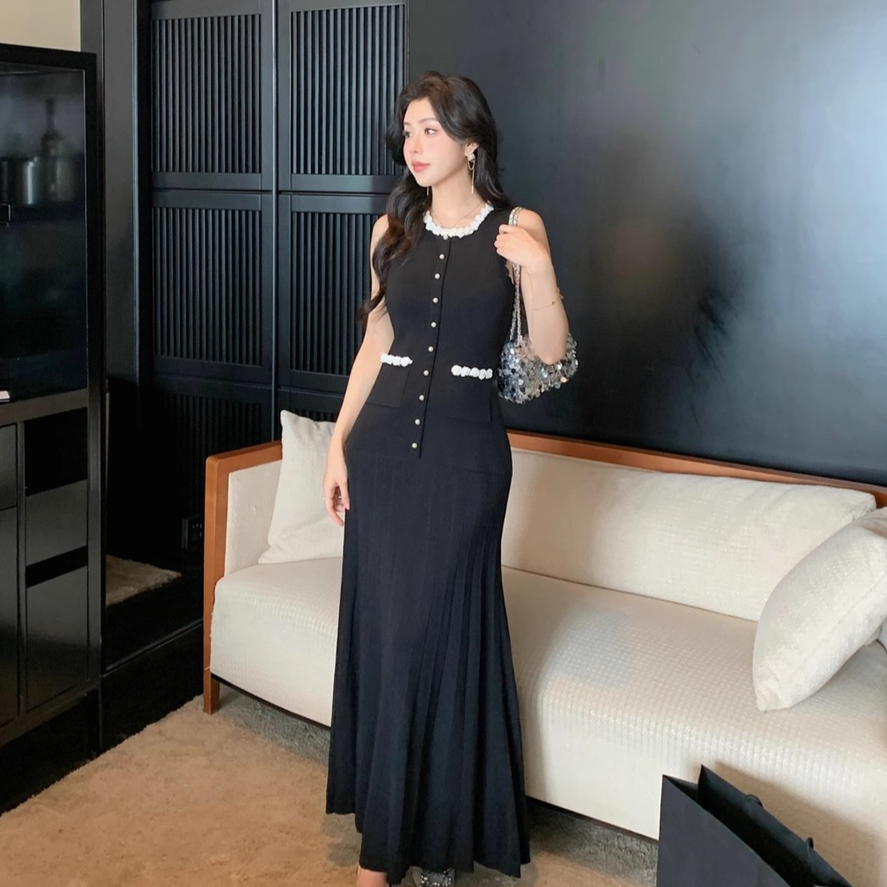 https://fulmo-img-server.com/dresscode-dresscode/f04c4105-b512-42ec-bc25-8a8dccf3d250.jpg