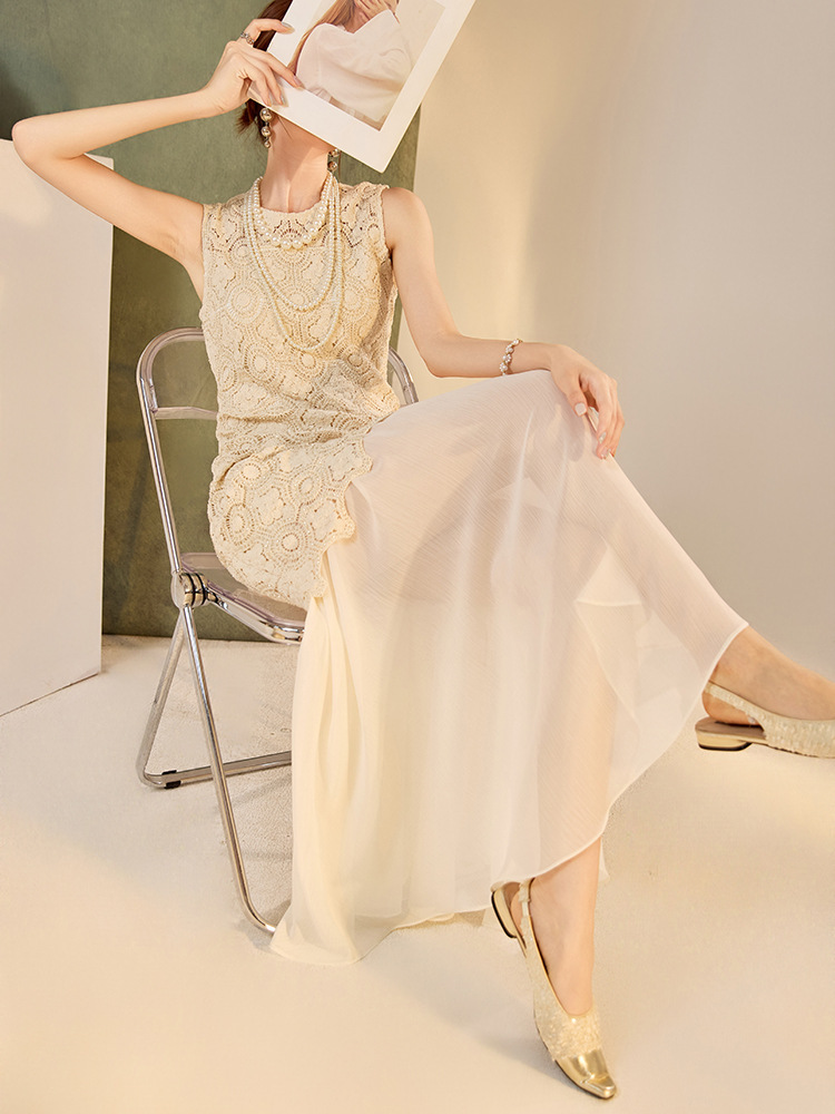 https://fulmo-img-server.com/dresscode-dresscode/f0c49bda-328c-4162-9263-c5f315746370.jpg