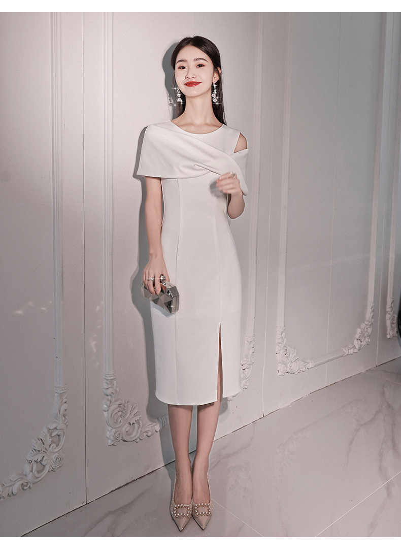 https://fulmo-img-server.com/dresscode-dresscode/f5a4d074-28b6-4c0b-a965-ee6376acfe41.jpg