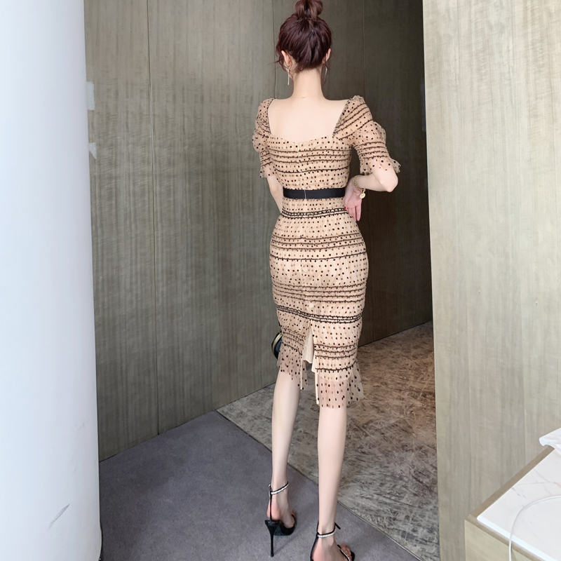 オケージョン ドレス ドット刺繍チュールパフスリーブタイトワンピース