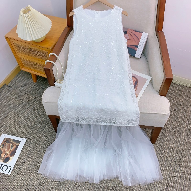 https://fulmo-img-server.com/dresscode-dresscode/f697e8f7-92cd-4655-9ce2-7776c9d38ca0.jpg