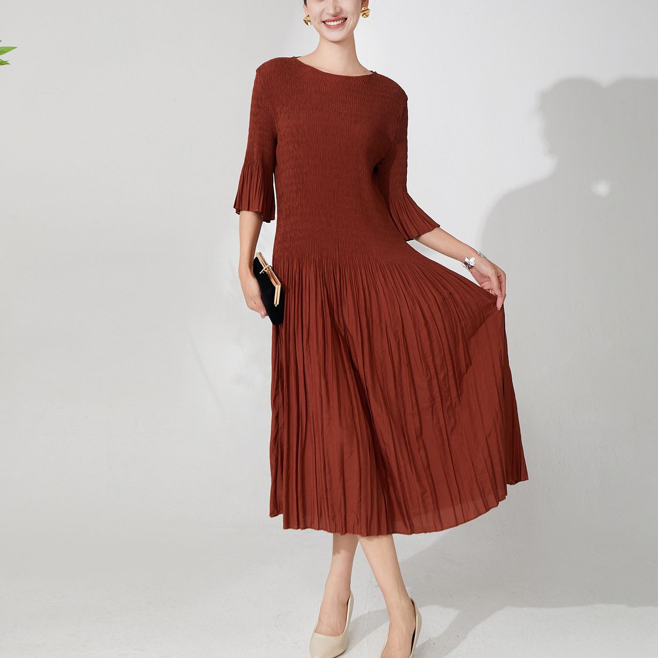 https://fulmo-img-server.com/dresscode-dresscode/f80428e0-6a3f-4059-8c90-9c6799b5c887.jpg