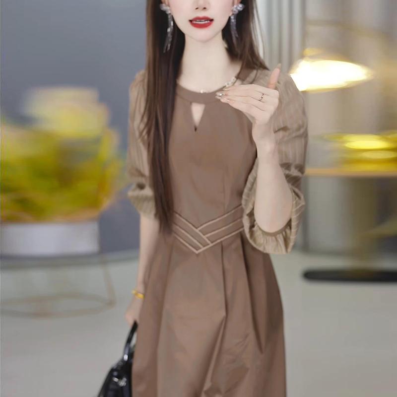 https://fulmo-img-server.com/dresscode-dresscode/f8ea0cb4-50af-4c6a-b6fd-ffb661ff0fd6.jpg