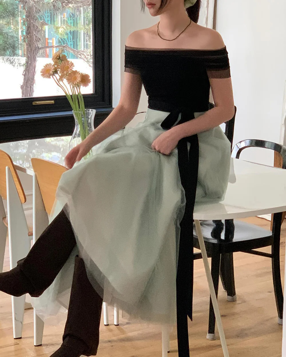 https://fulmo-img-server.com/dresscode-dresscode/f9739d07-7e6b-4681-8085-2bd60f955d99.jpg