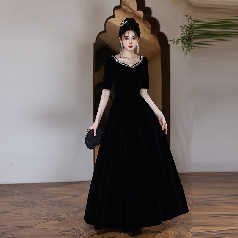 https://fulmo-img-server.com/dresscode-dresscode/fbf158e0-4ee0-472c-88c8-b99f92a28544.jpg
