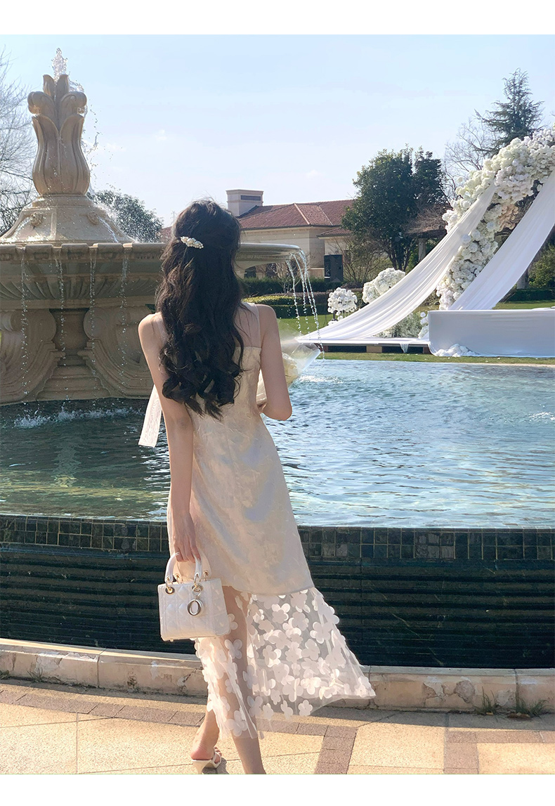 https://fulmo-img-server.com/dresscode-dresscode/fdc814e7-5853-4047-a3c9-a44d0ec12683.jpg