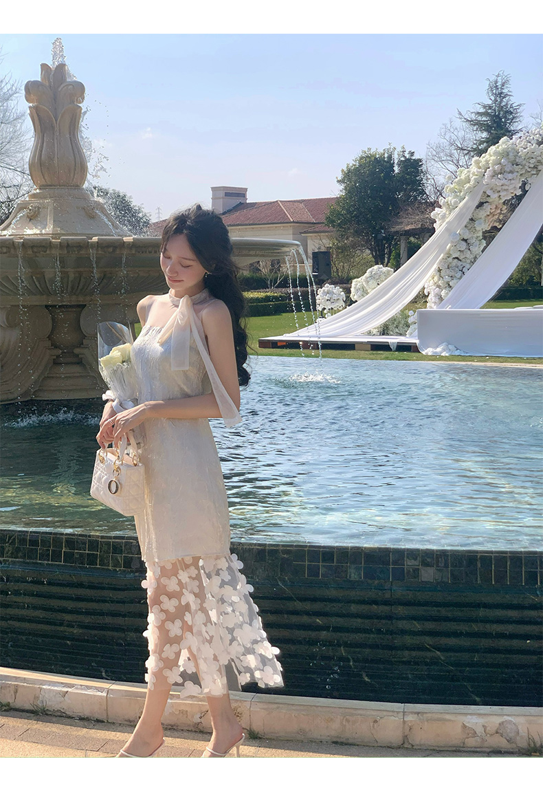 https://fulmo-img-server.com/dresscode-dresscode/fead7c10-152d-4c98-a3dd-138a2f4be522.jpg