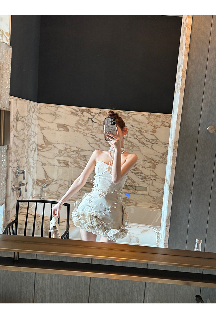 https://fulmo-img-server.com/dresscode-dresscode/ff304392-f4b2-496d-ad31-5509c0f71bcc.jpg
