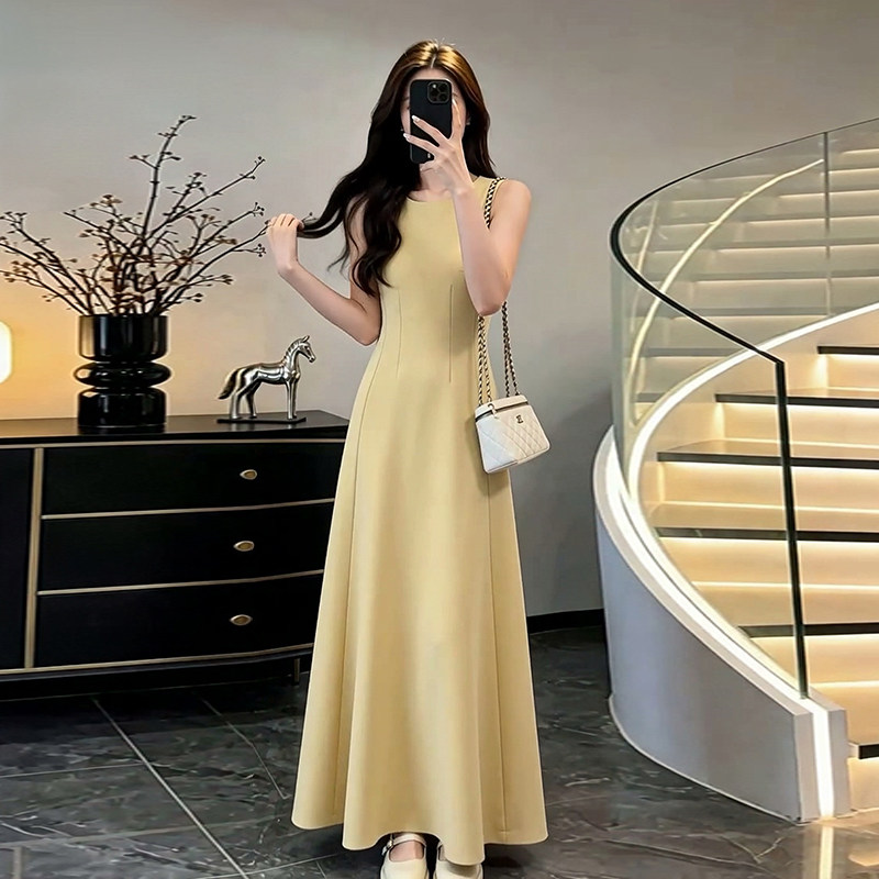 https://fulmo-img-server.com/dresscode-dresscode/ff5dbf0f-6218-46de-8ea0-e7987f2225c8.jpg