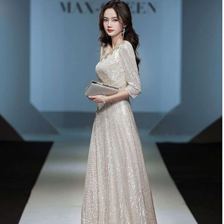 https://fulmo-img-server.com/dresscolory/18475b8284f34bd0ab456f9ca783b423.jpeg