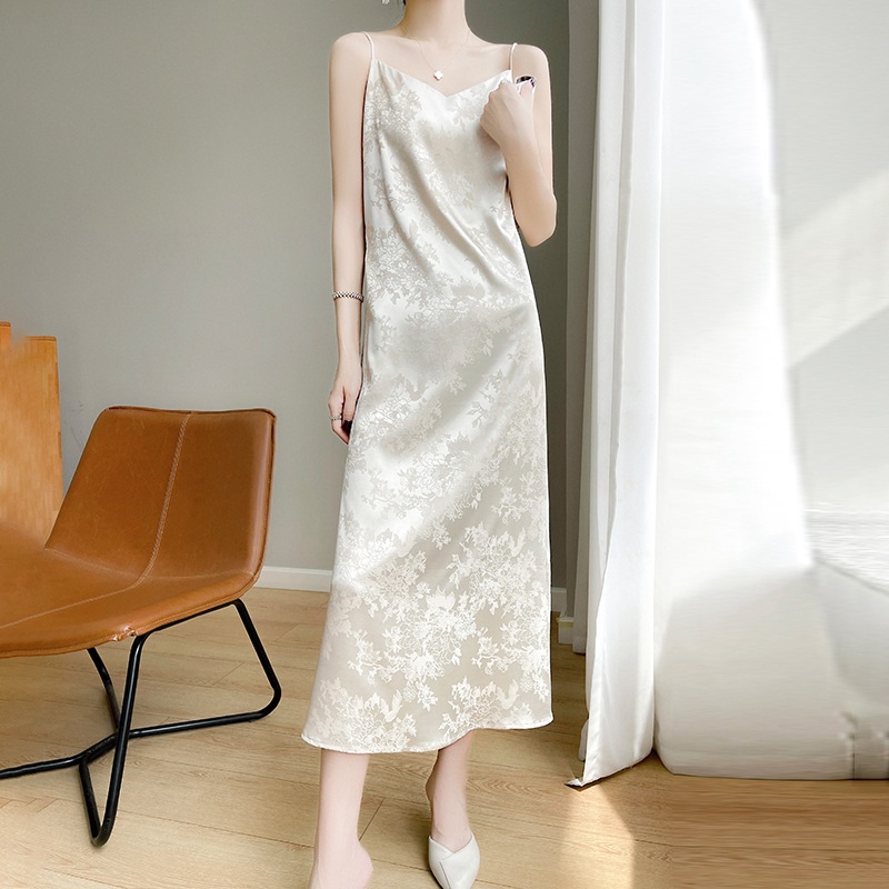 https://fulmo-img-server.com/dresscolory/3eb714a8-37ad-44bd-a083-abf6650ac4cd.jpg