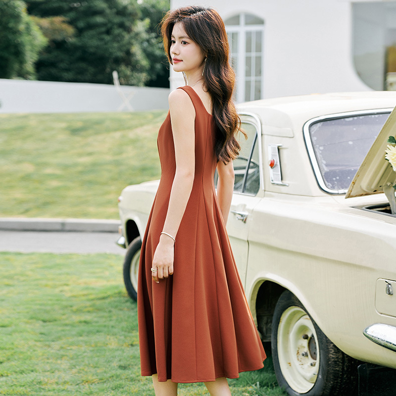 https://fulmo-img-server.com/dresscolory/3ff28ed7-39ac-43bd-8f54-835ef1716bd4.jpg