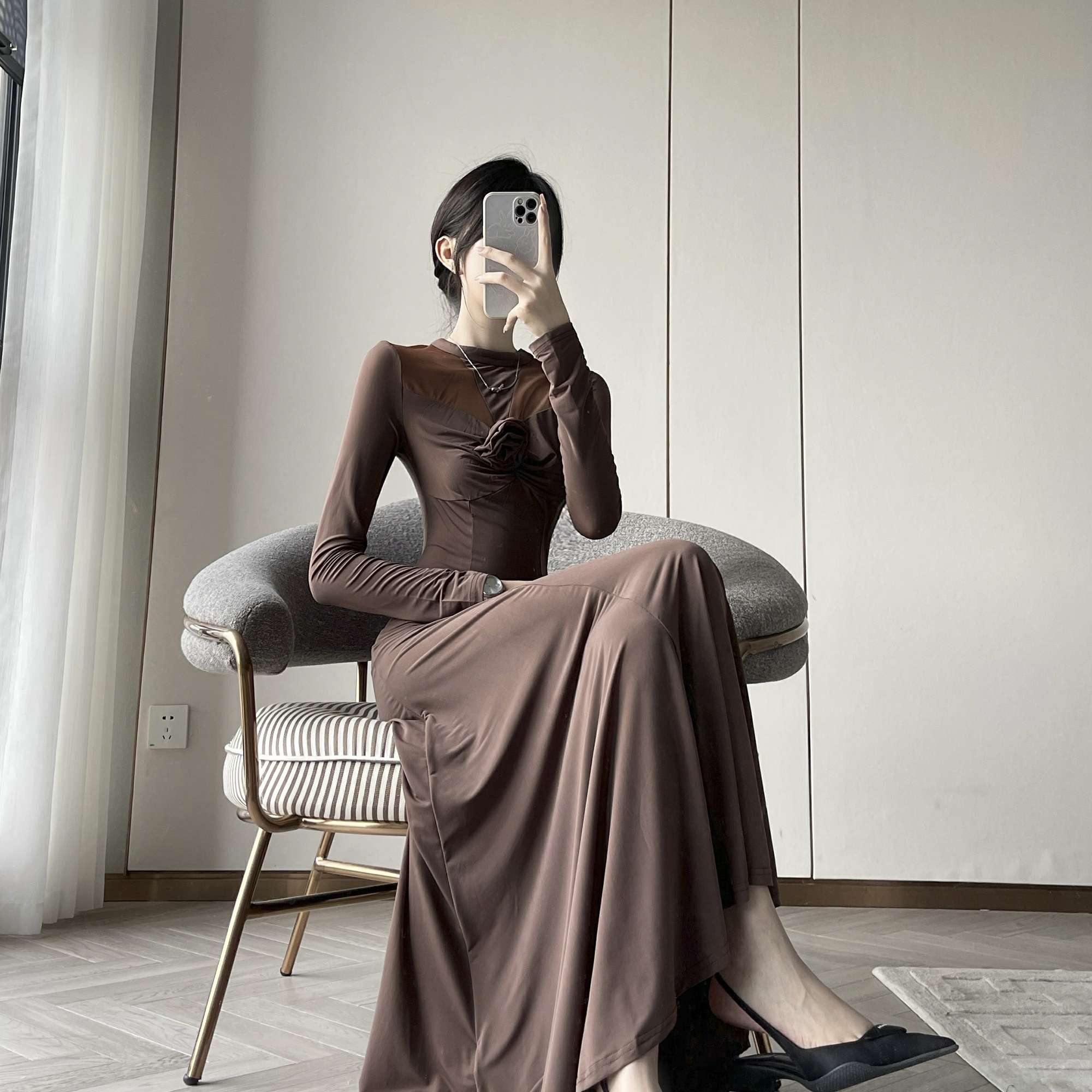 https://fulmo-img-server.com/dresscolory/5288e56d924b477096cfcdd41d2fc8b4.jepg