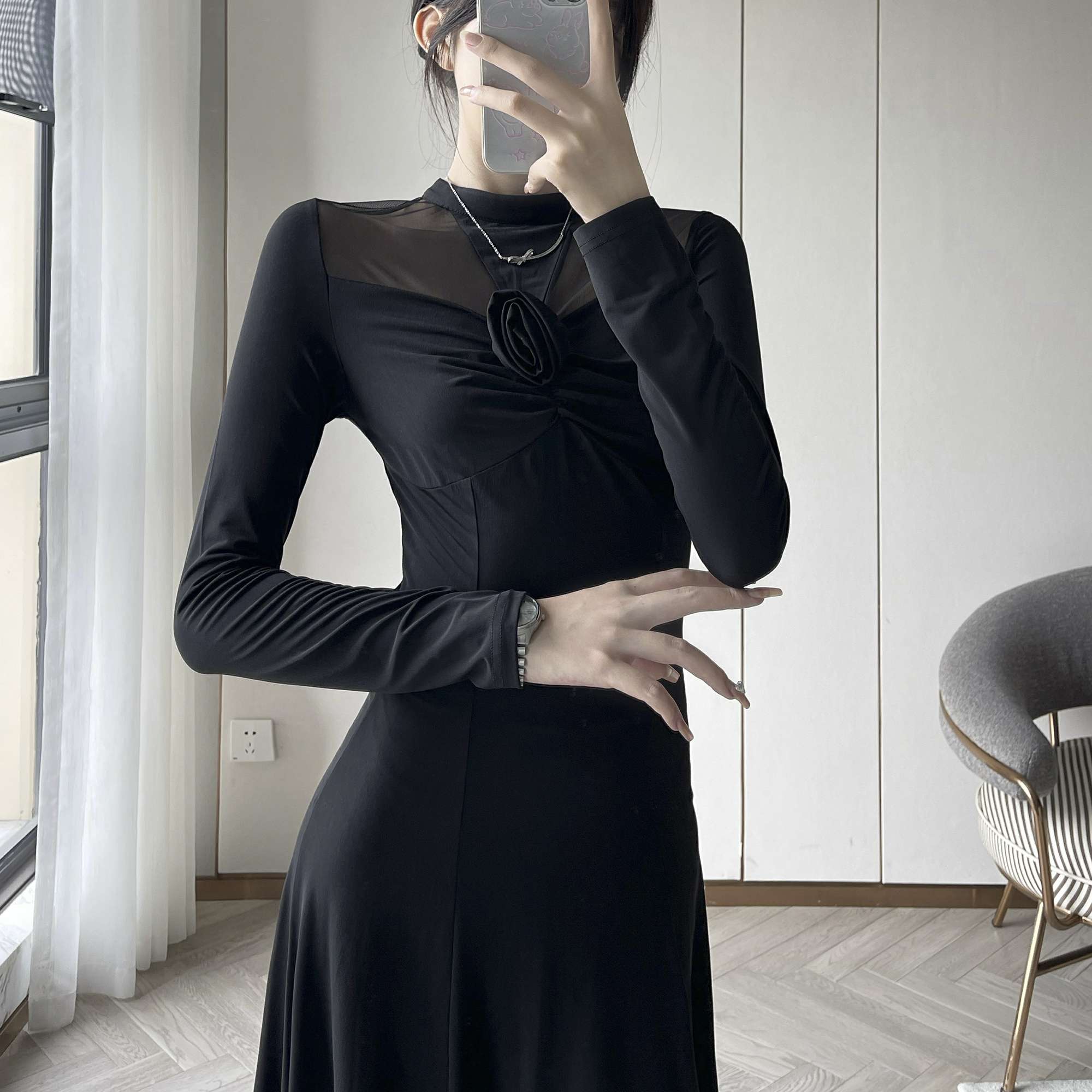 https://fulmo-img-server.com/dresscolory/54c7677281134957a68067b1e12aa7a0.jepg