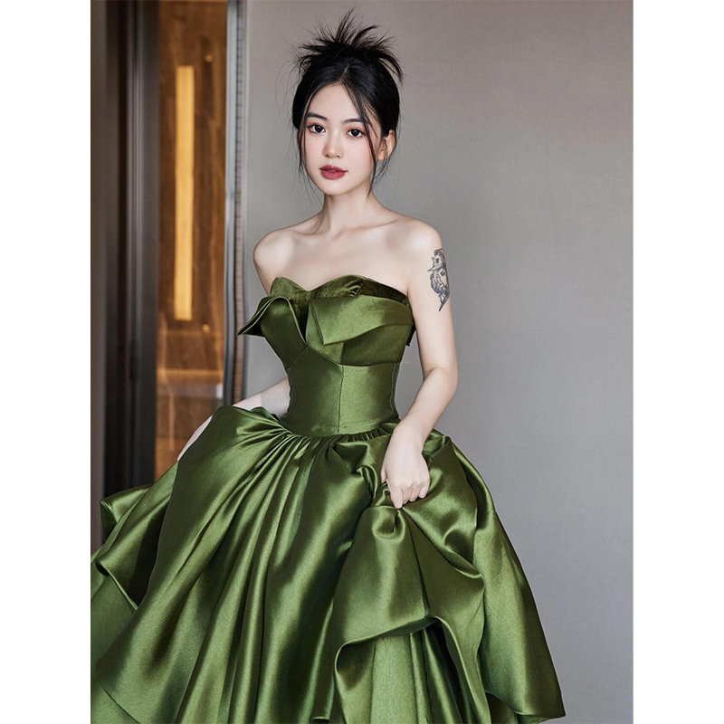 https://fulmo-img-server.com/dresscolory/5ffd48ee-aa7a-4e9b-8233-02d7b3a8f793.jpg