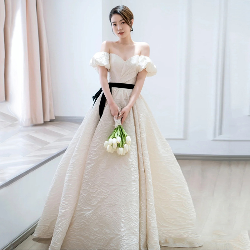 https://fulmo-img-server.com/dresscolory/6a1a6e3f-a9b3-4d07-9a47-3fd011f01061.jpg
