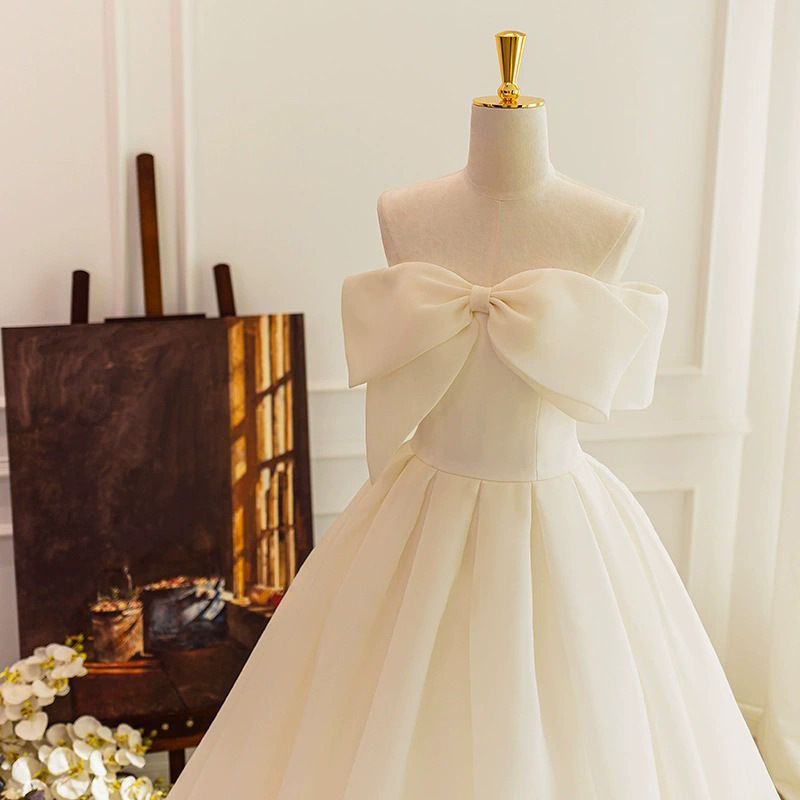 https://fulmo-img-server.com/dresscolory/71d859b5-16eb-4fcd-9c79-947b97e51962.jpg