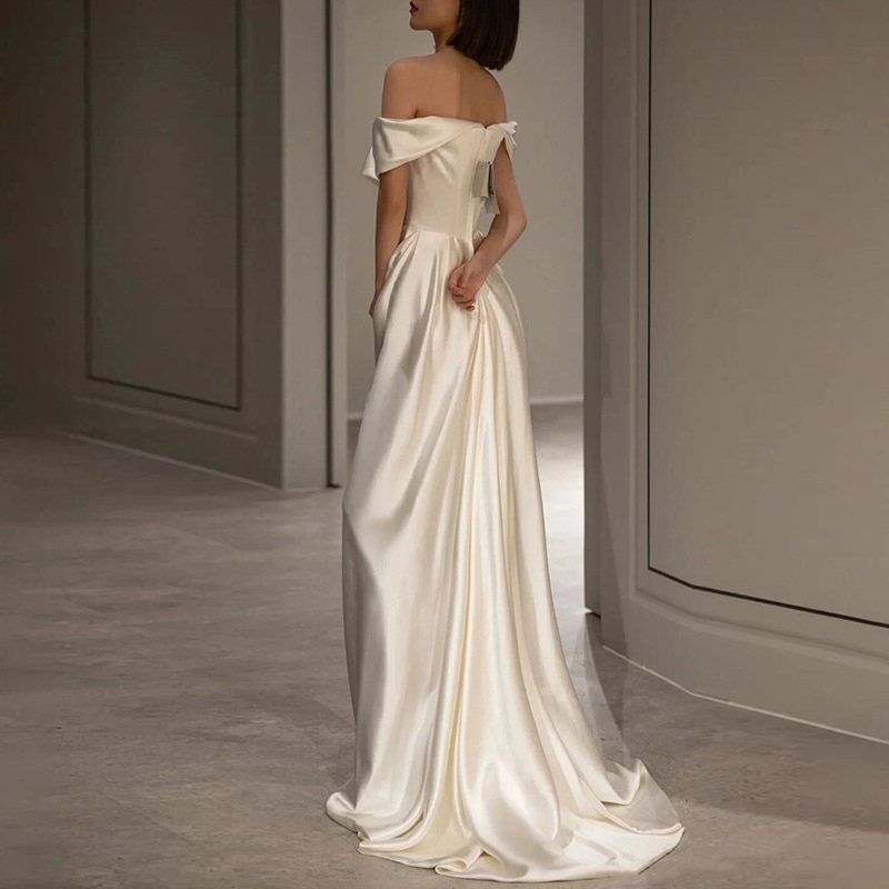 https://fulmo-img-server.com/dresscolory/7e226a5d-7126-46de-9d3b-bcdb9817ecd7.jpg