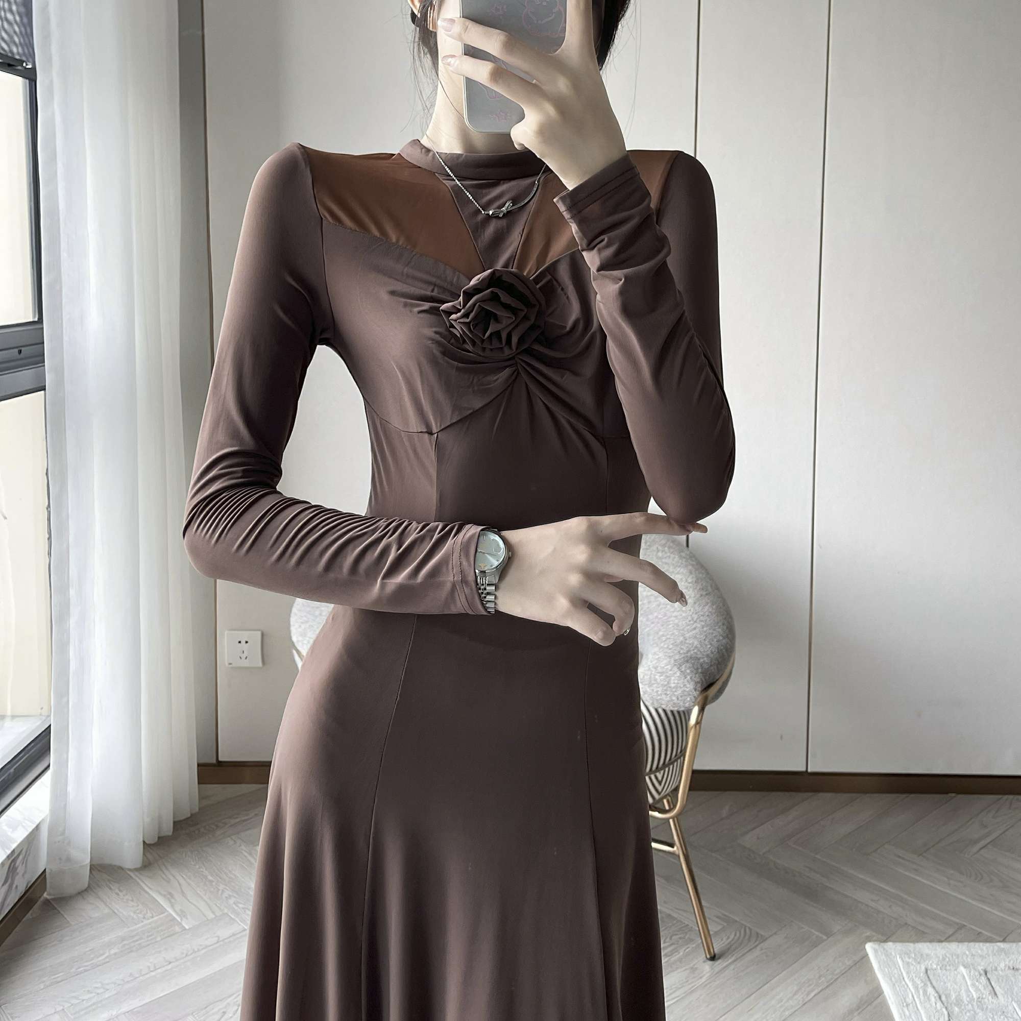 https://fulmo-img-server.com/dresscolory/8a958a0b7d4d4dc29a9e235d827c30db.jepg