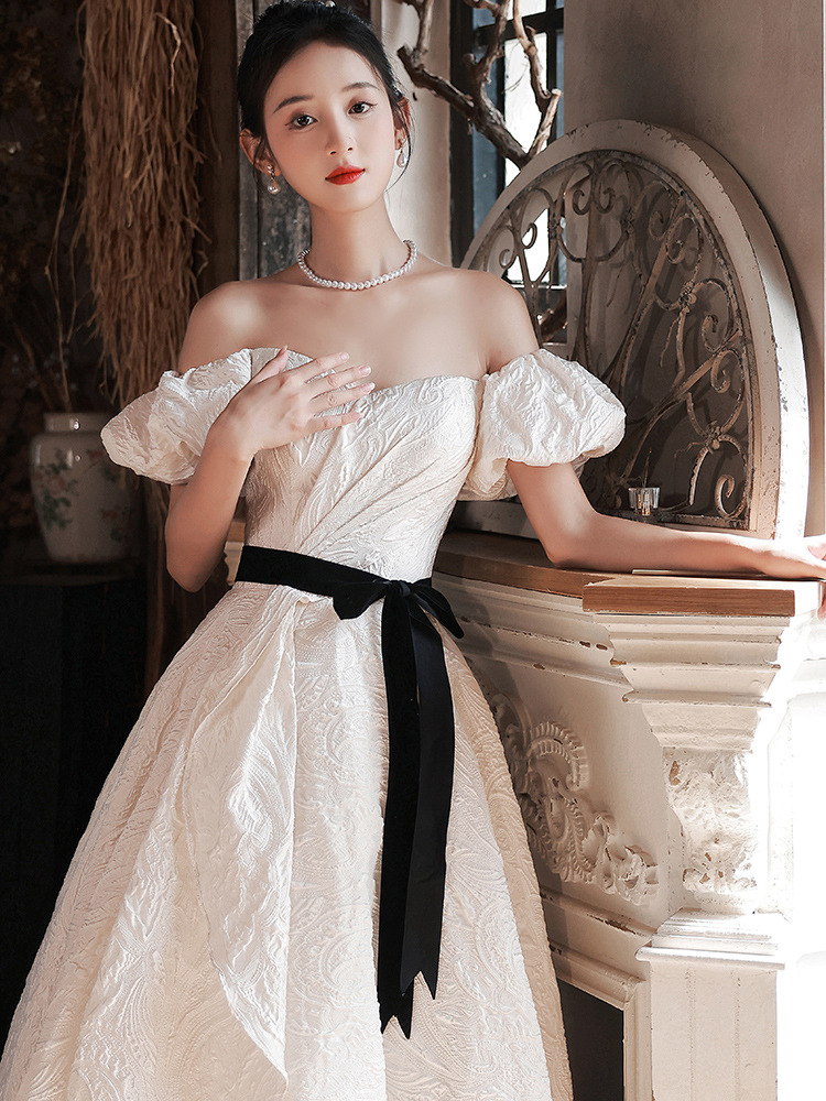 https://fulmo-img-server.com/dresscolory/95e785aa-3bc1-41a7-a432-29c06f03a438.jpg