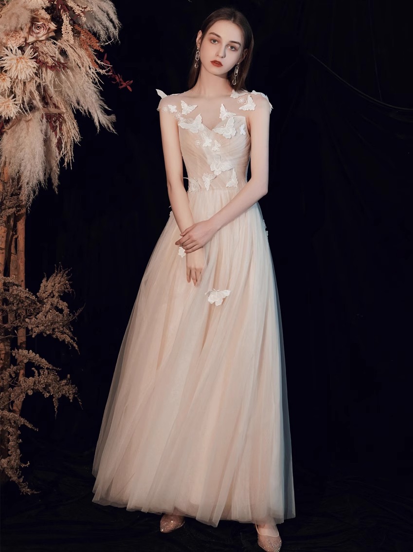 https://fulmo-img-server.com/dresscolory/9f480959-a625-43e2-a1b1-2c38384ff568.jpg