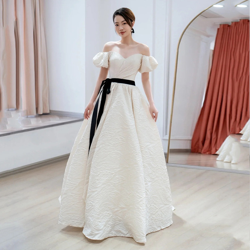 https://fulmo-img-server.com/dresscolory/a04a4b6e-34e6-4ef0-900a-71d1c79750fb.jpg
