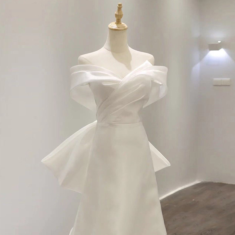 https://fulmo-img-server.com/dresscolory/ad5fd137-bdd5-4ef9-b243-b7d509fe0794.jpg