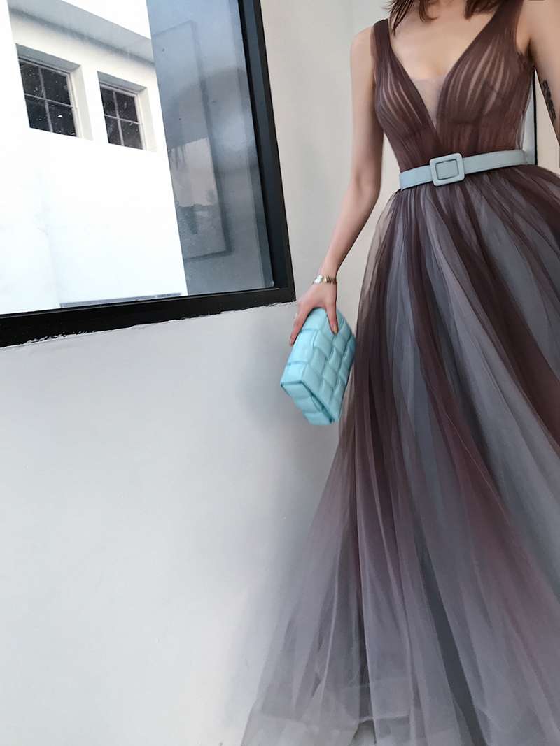 https://fulmo-img-server.com/dresscolory/afd7ba67ebb8479d9ae6e8ee9fe51387.jepg