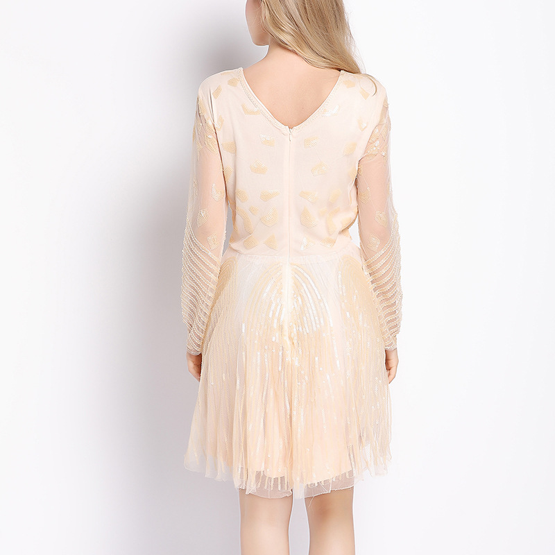 https://fulmo-img-server.com/dresscolory/b8157d5d-70fb-4ad3-8a7e-5eac3db55222.jpg