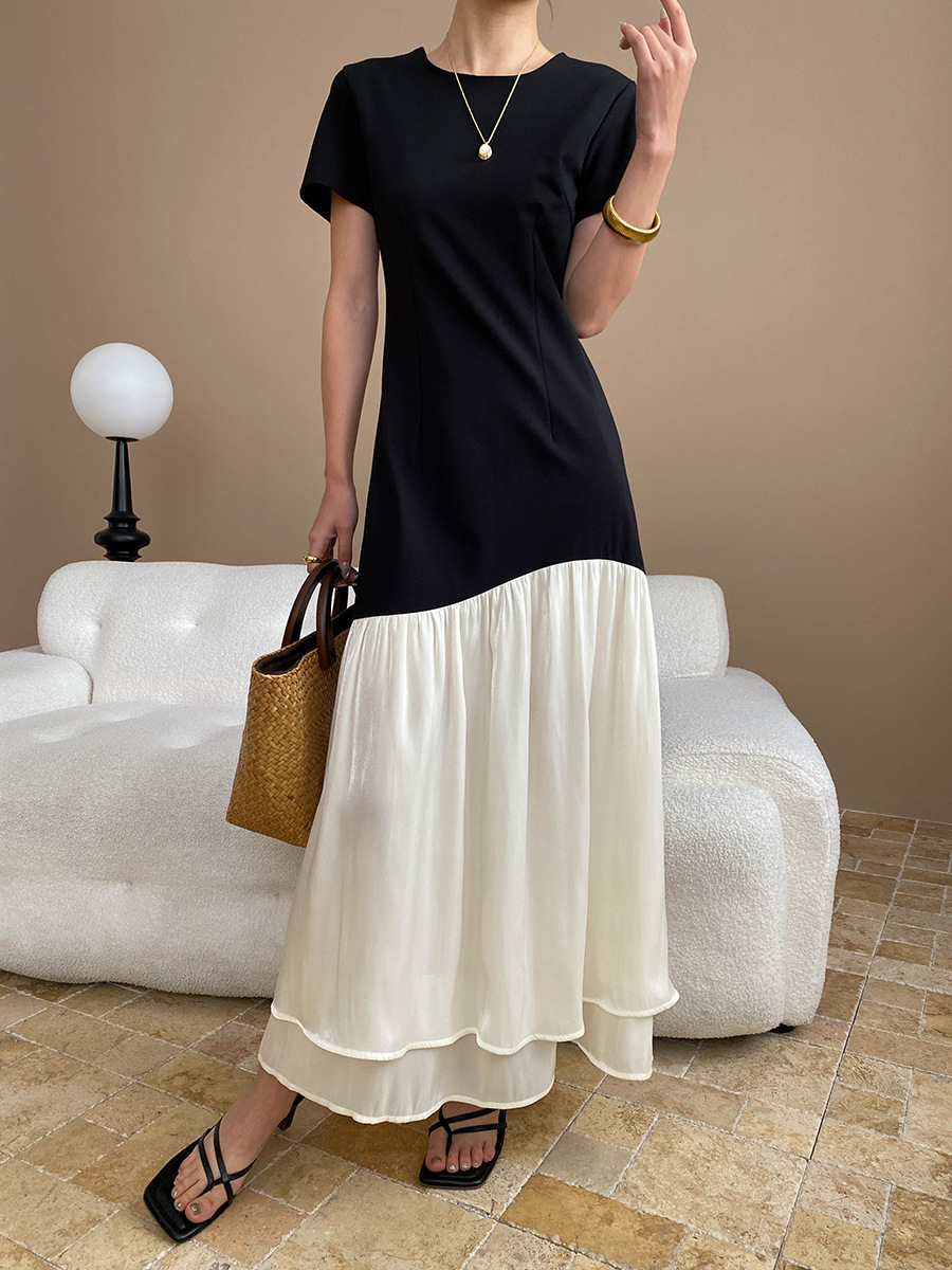 https://fulmo-img-server.com/dresscolory/d8070cc1-a64c-4d24-a2c6-0bc5798a629e.jpg
